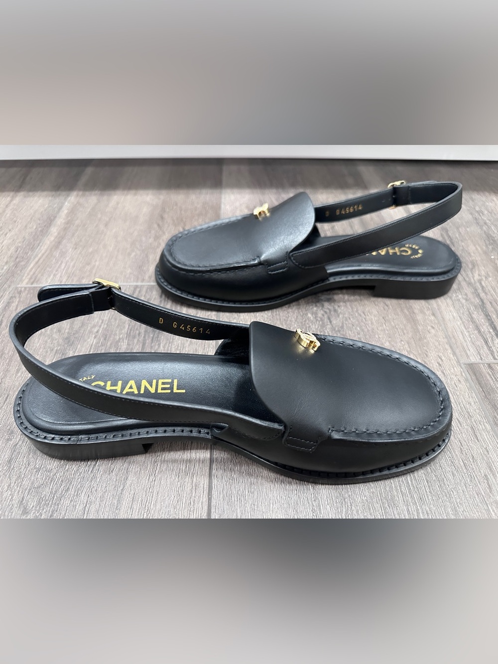 $1.6K 2026 CHANEL BLACK LEATHER LOAFERS SLINGBACK SHOES GOLD STRASS CC LOGO 38 - Picture 5 of 15